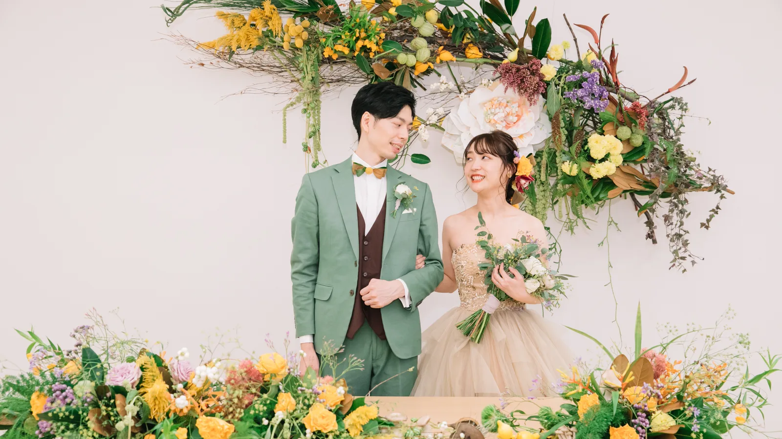 結婚式二次会の会場で撮影した新郎新婦